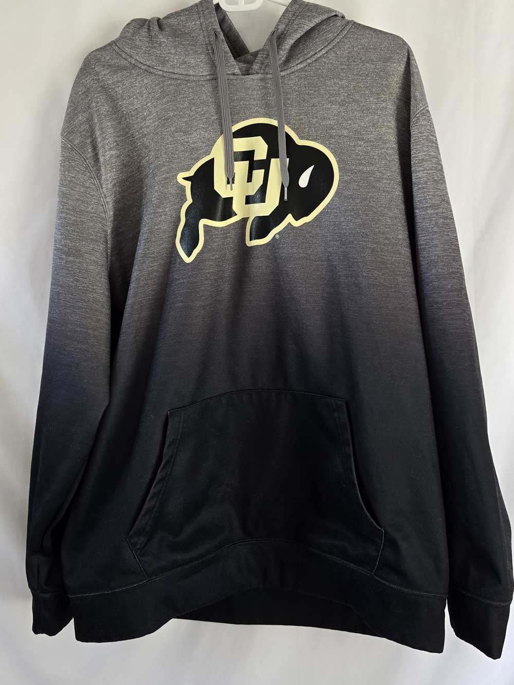 Colorado Buffaloes CU Logo Gray-to-Black Ombre Hoodie
